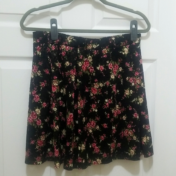 Floral skirt, size L - Picture 1 of 4